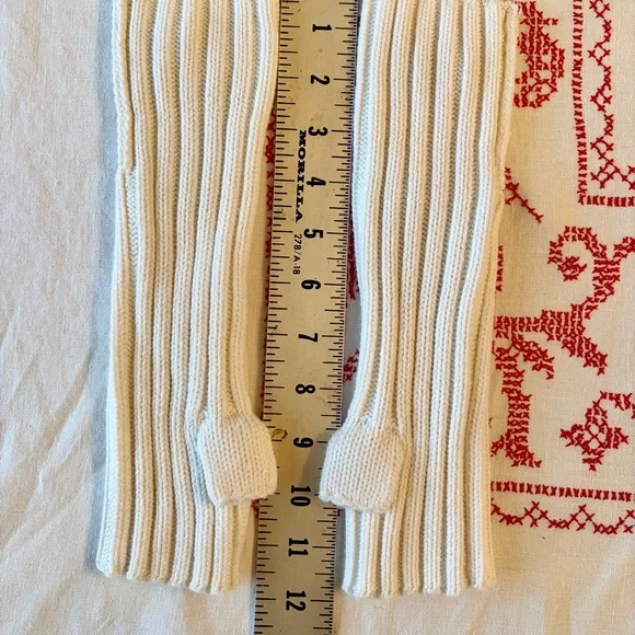 UGG Winter White/Cream Knit Headband and Fingerless Gloves - Picture 7 of 13